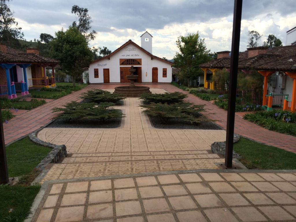 Termales El Otono Hotel La Enea Eksteriør billede View of the main square in La Capilla